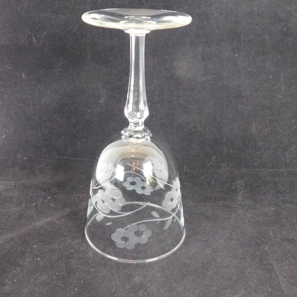 Set of 2 Libbey Glass Glenmore Etched Water Goblet 7 inches tall Vintage - Picture 3 of 11